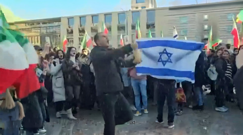 "תודה לישראל וארה"ב": הגולים האיראנים חגגו את חיסולו של ח'מנאי