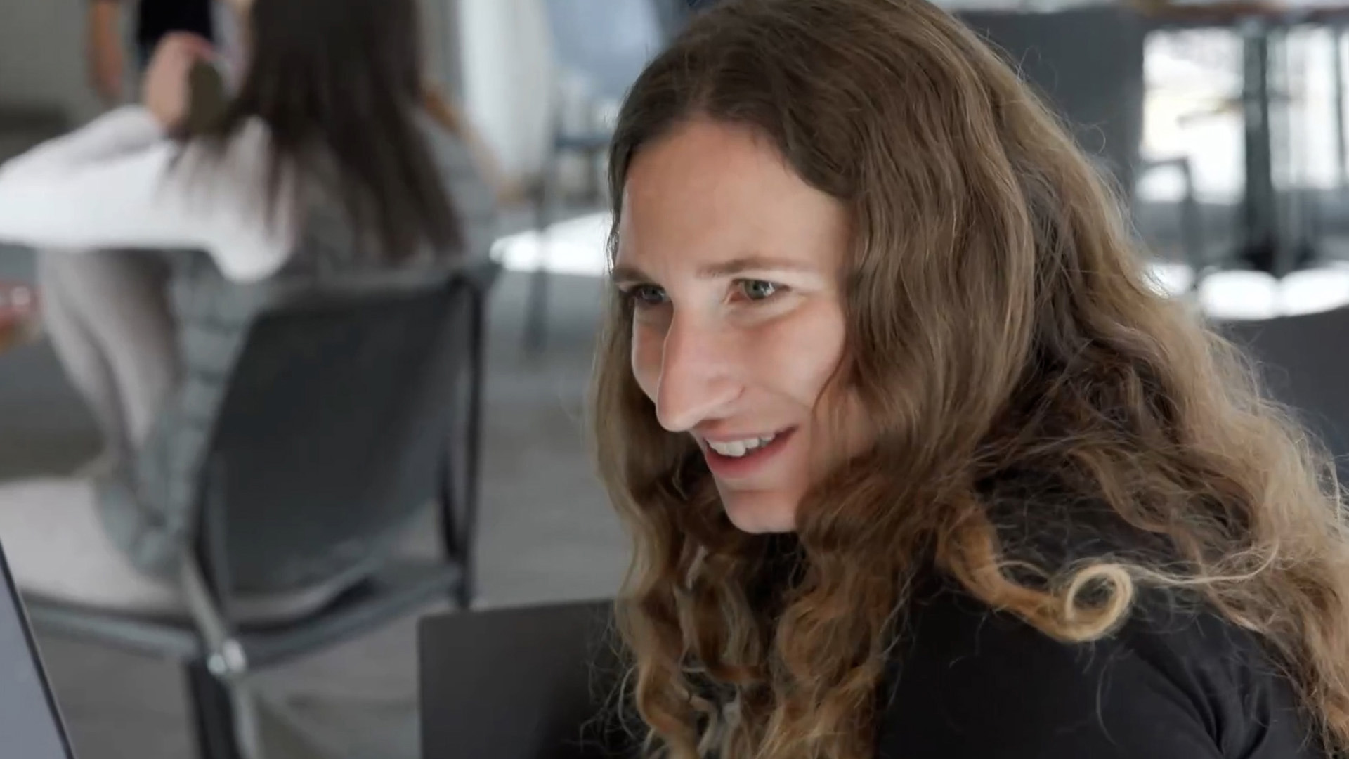 "רוצה להראות אמת": הצלמים שתופסים את המלחמה מבעד לעדשה