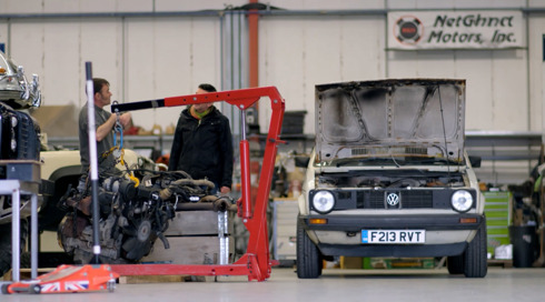 המירוץ לאפס זיהום | פרק 1 - מכוניות חשמליות (1)