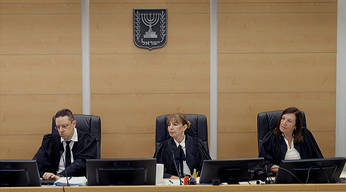 S0496659 1.00 20 03 12.Still001