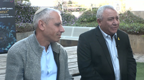 "המאירים": גדי איזנקוט ושמעיה ברקוביץ' על הבנים שנפלו זה לצד זה - והמרכז על שמם