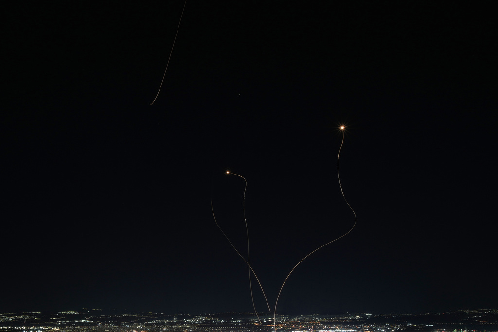 מיירטים בשמי חיפה בעקבות שיגורים מאיראן ביום הראשון למבצע "שאגת הארי", בפברואר 2026