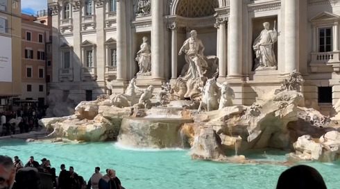 תגידו צ'או: ביקור במזרקה המפורסמת ברומא - יעלה לכם כסף