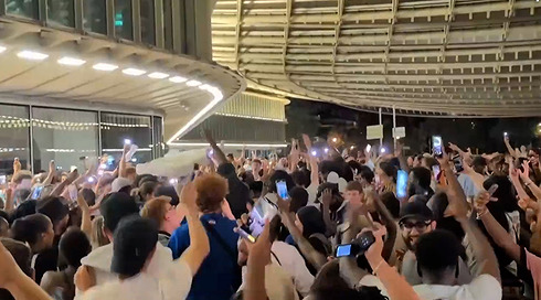 מרוקו הפסידה לצרפת במונדיאל ומהומות פרצו בבירות אירופה - אבל לא בפריז