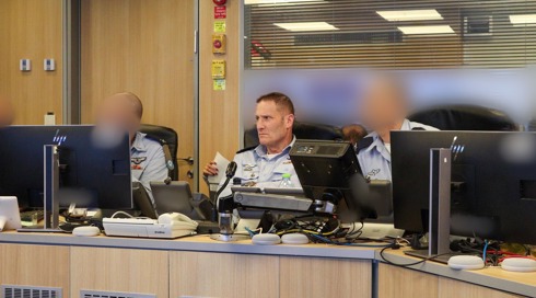 מפקד חיל האוויר תומר בר במהלך מבצע שאגת הארי